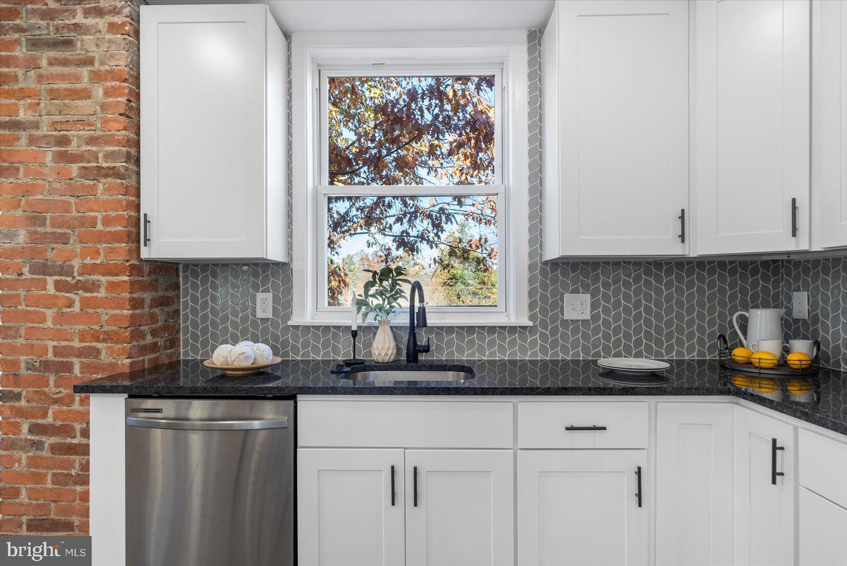 MOUNT WASHINGTON - Residential