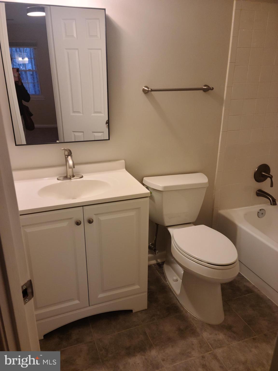 LAKESHORE - Residential Lease