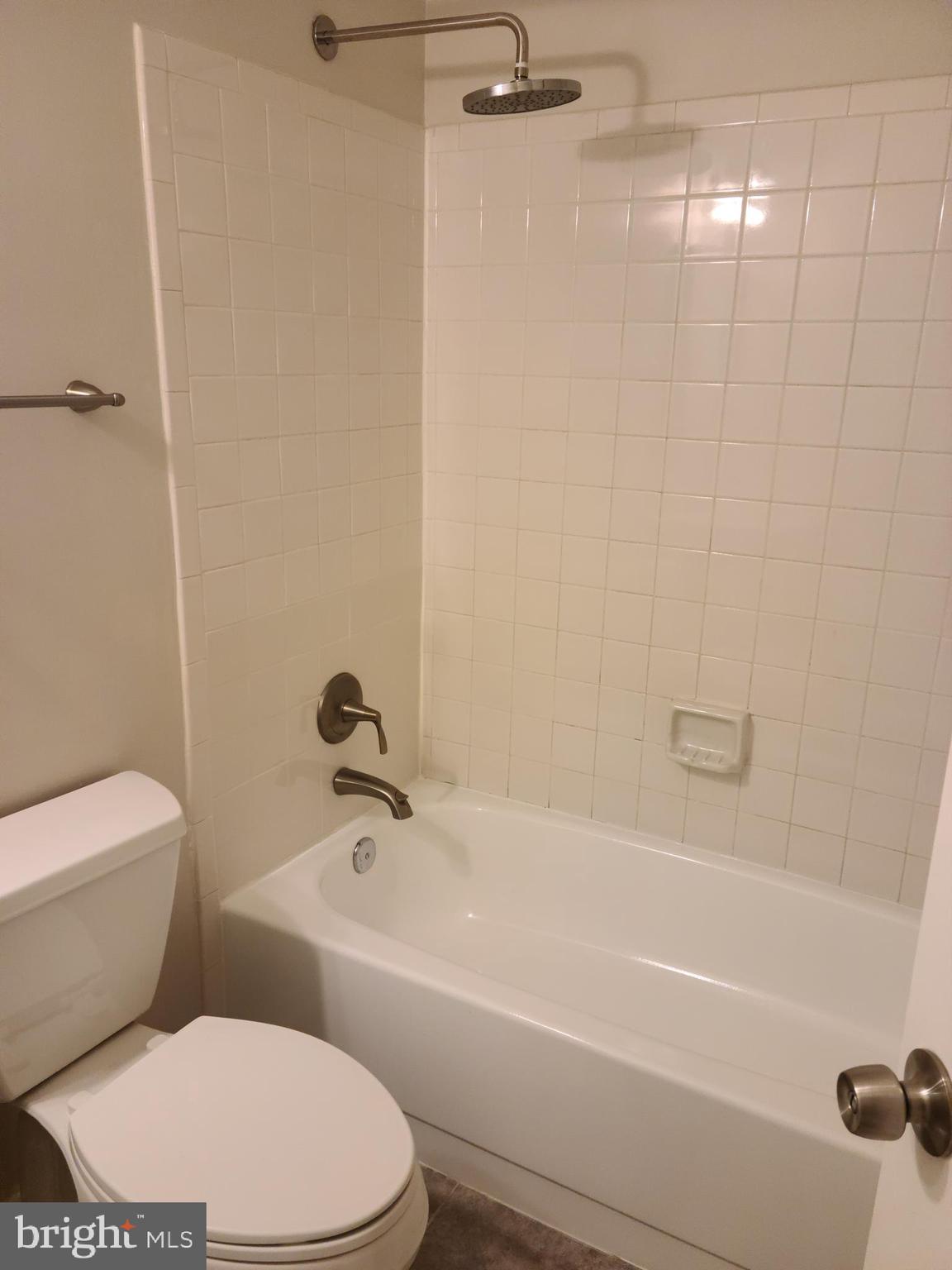 LAKESHORE - Residential Lease