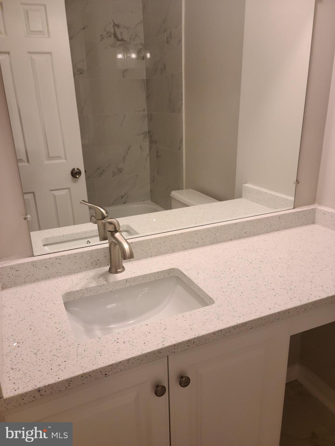 LAKESHORE - Residential Lease