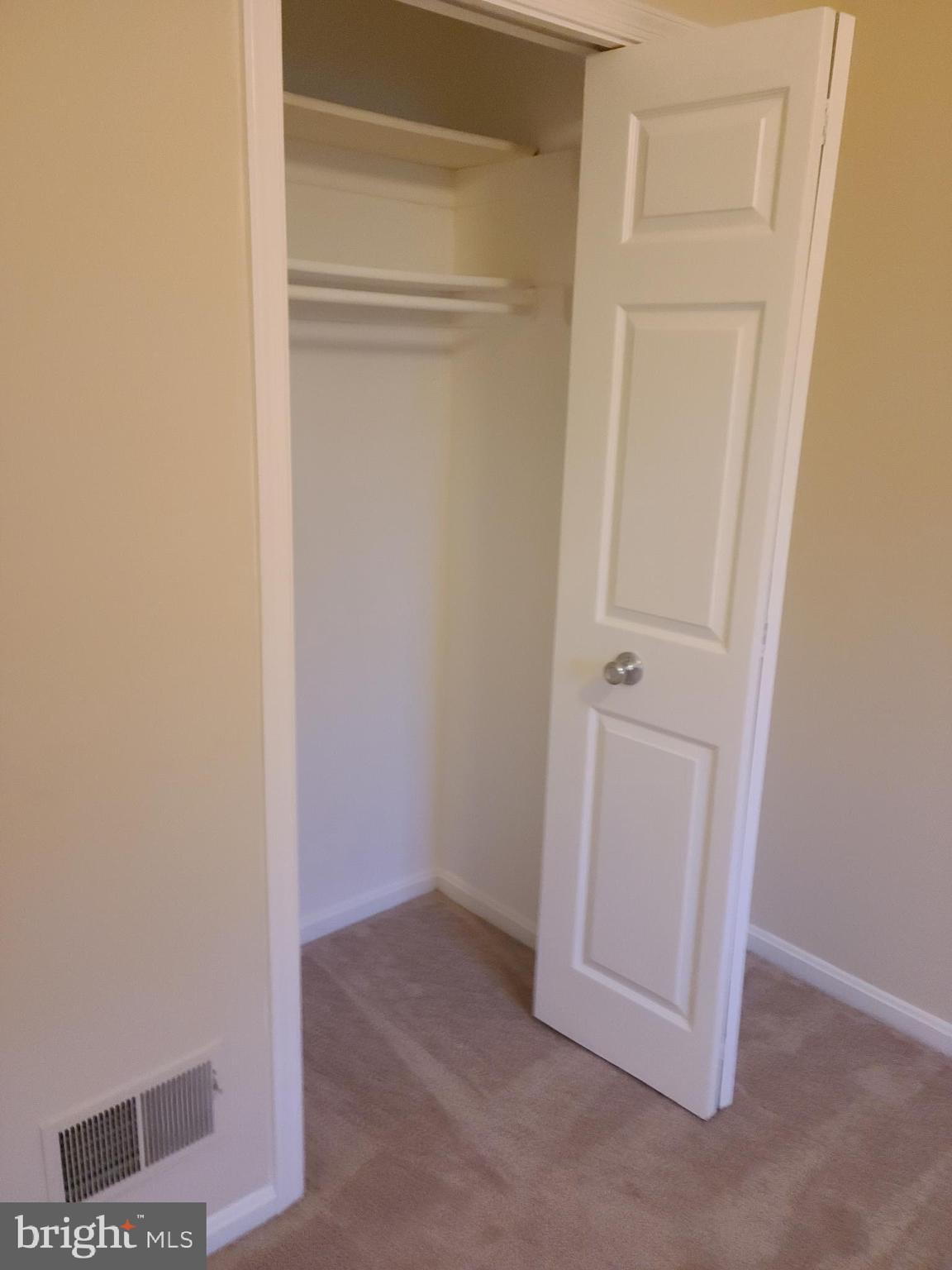 LAKESHORE - Residential Lease