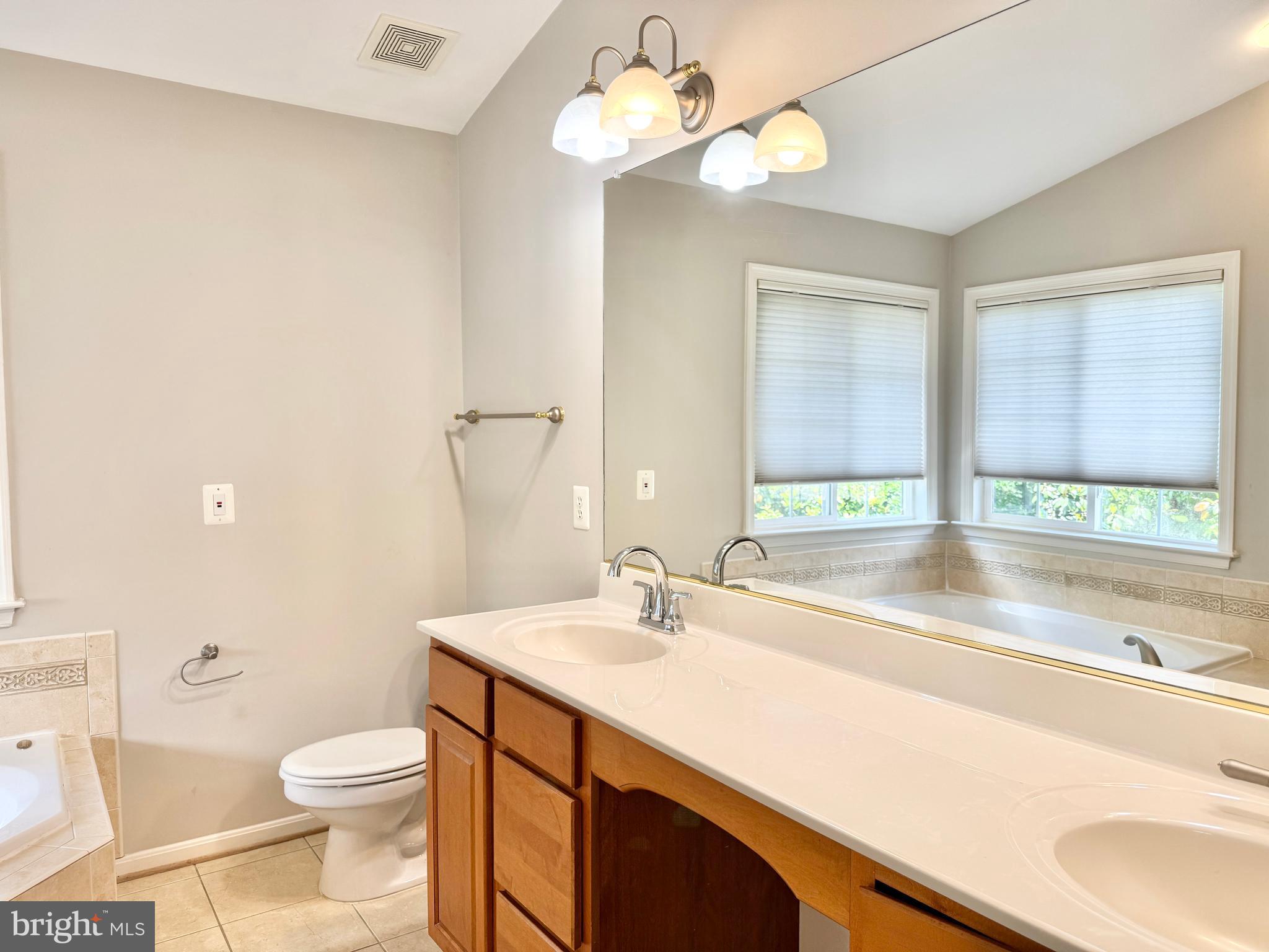 KERILL WOODS - Residential Lease