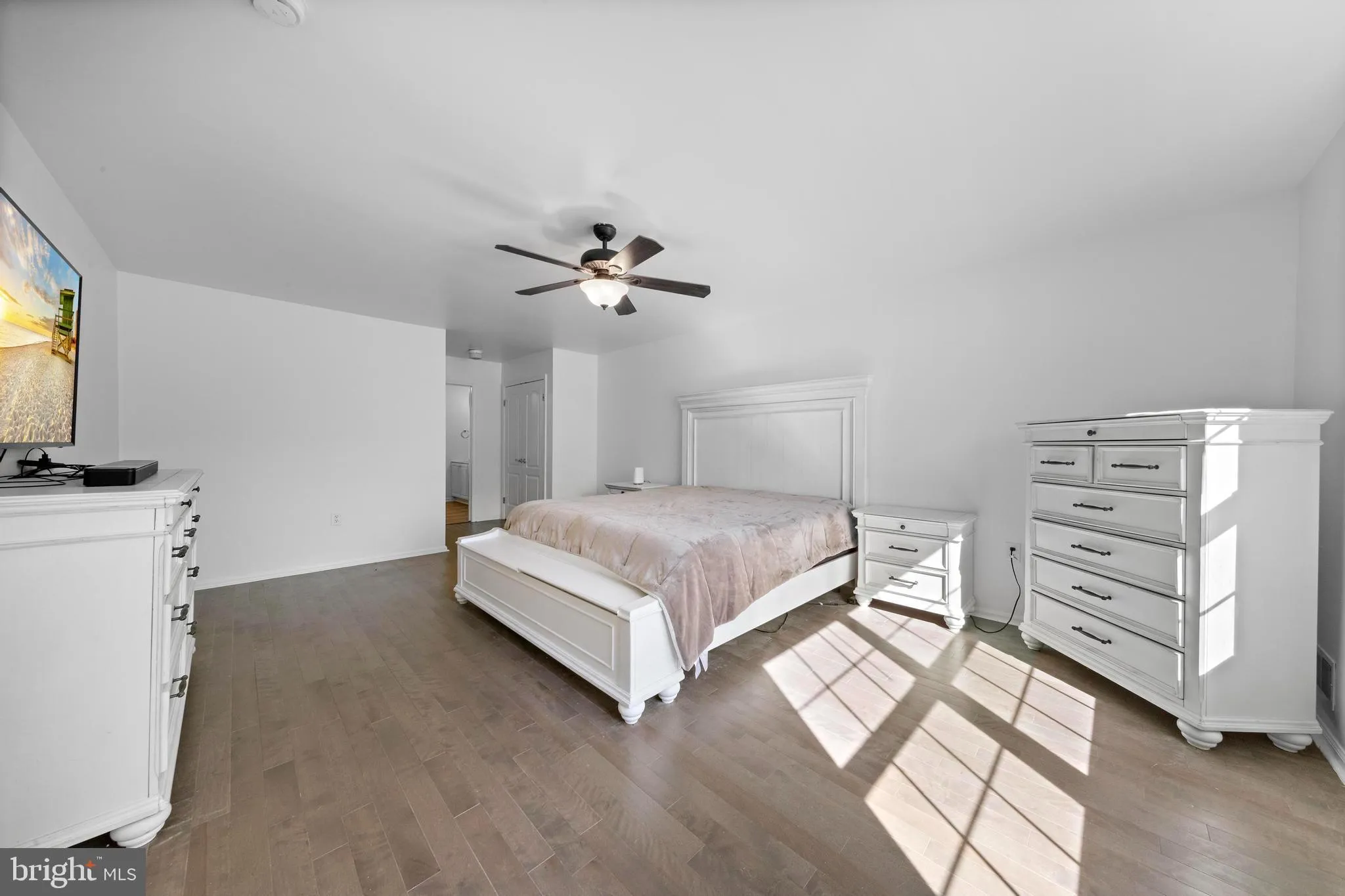 Manahawkin, New Jersey 08050, United States, 3 Bedrooms Bedrooms, ,3 BathroomsBathrooms,Residential,Contingent,127559