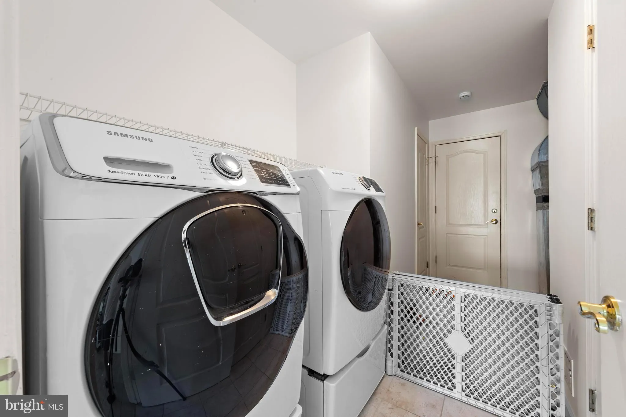 Manahawkin, New Jersey 08050, United States, 3 Bedrooms Bedrooms, ,3 BathroomsBathrooms,Residential,Contingent,127559