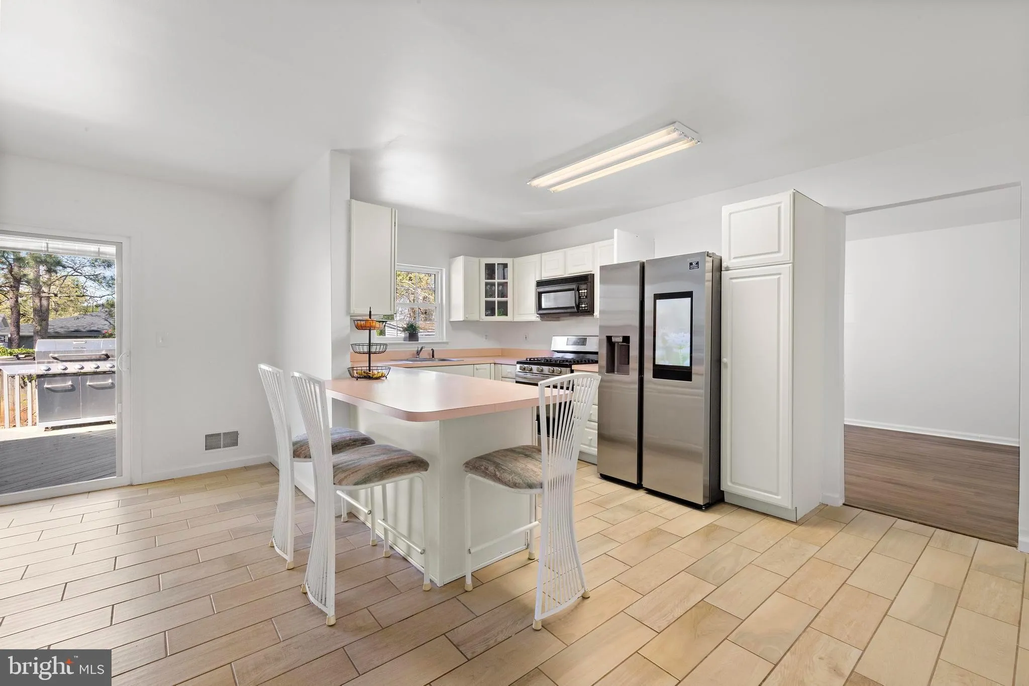 Manahawkin, New Jersey 08050, United States, 3 Bedrooms Bedrooms, ,3 BathroomsBathrooms,Residential,Contingent,127559