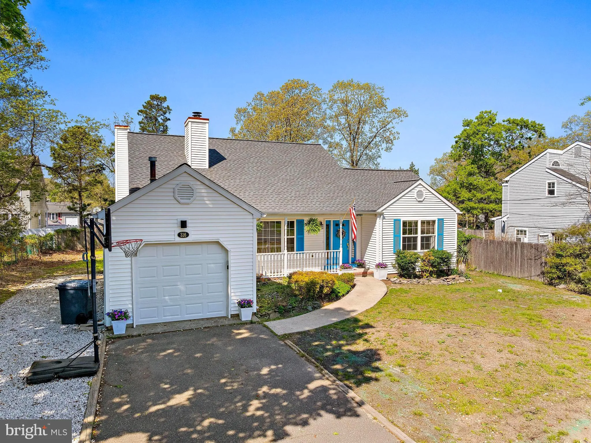 Manahawkin, New Jersey 08050, United States, 3 Bedrooms Bedrooms, ,3 BathroomsBathrooms,Residential,Contingent,127559