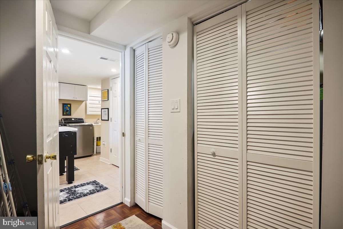 QUINCE ORCHARD KNOLLS - Residential