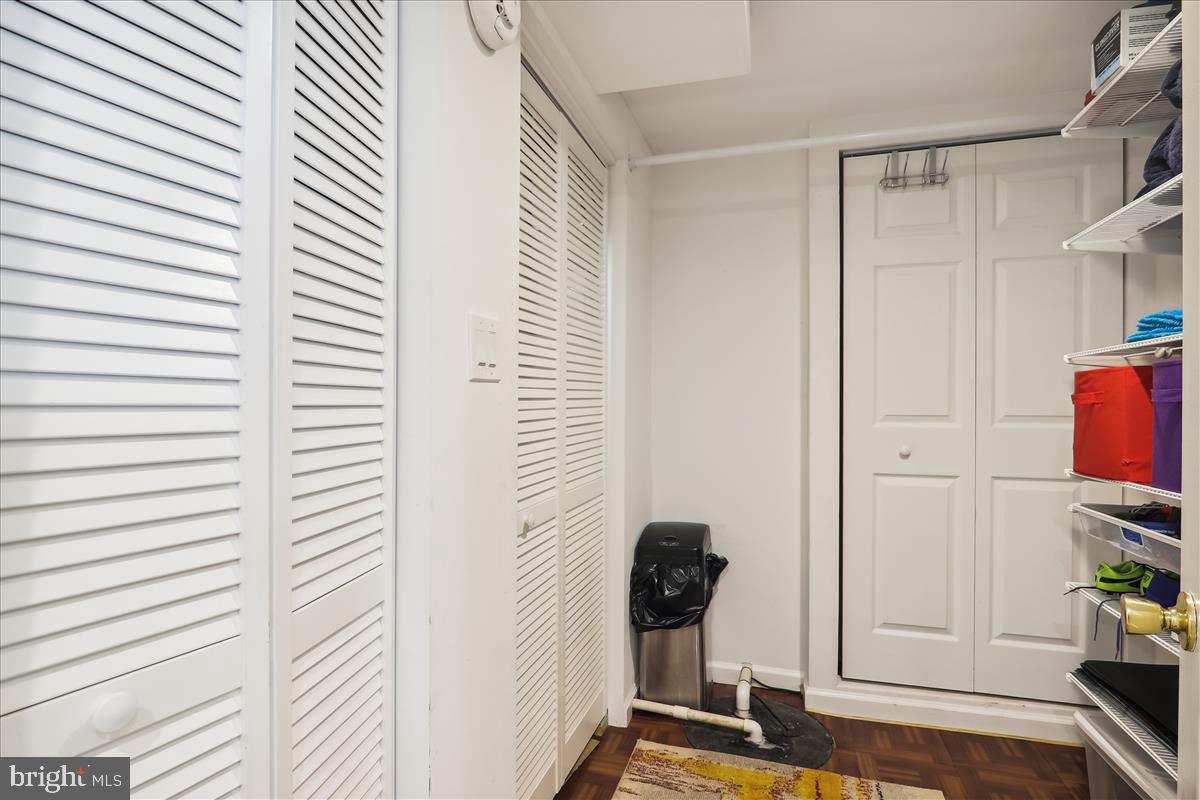 QUINCE ORCHARD KNOLLS - Residential