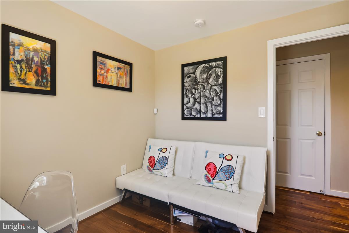 QUINCE ORCHARD KNOLLS - Residential