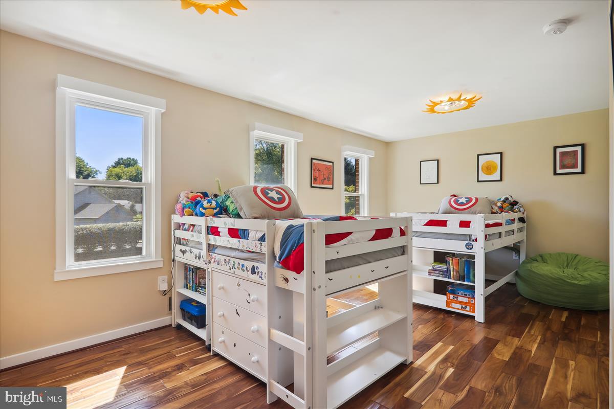 QUINCE ORCHARD KNOLLS - Residential