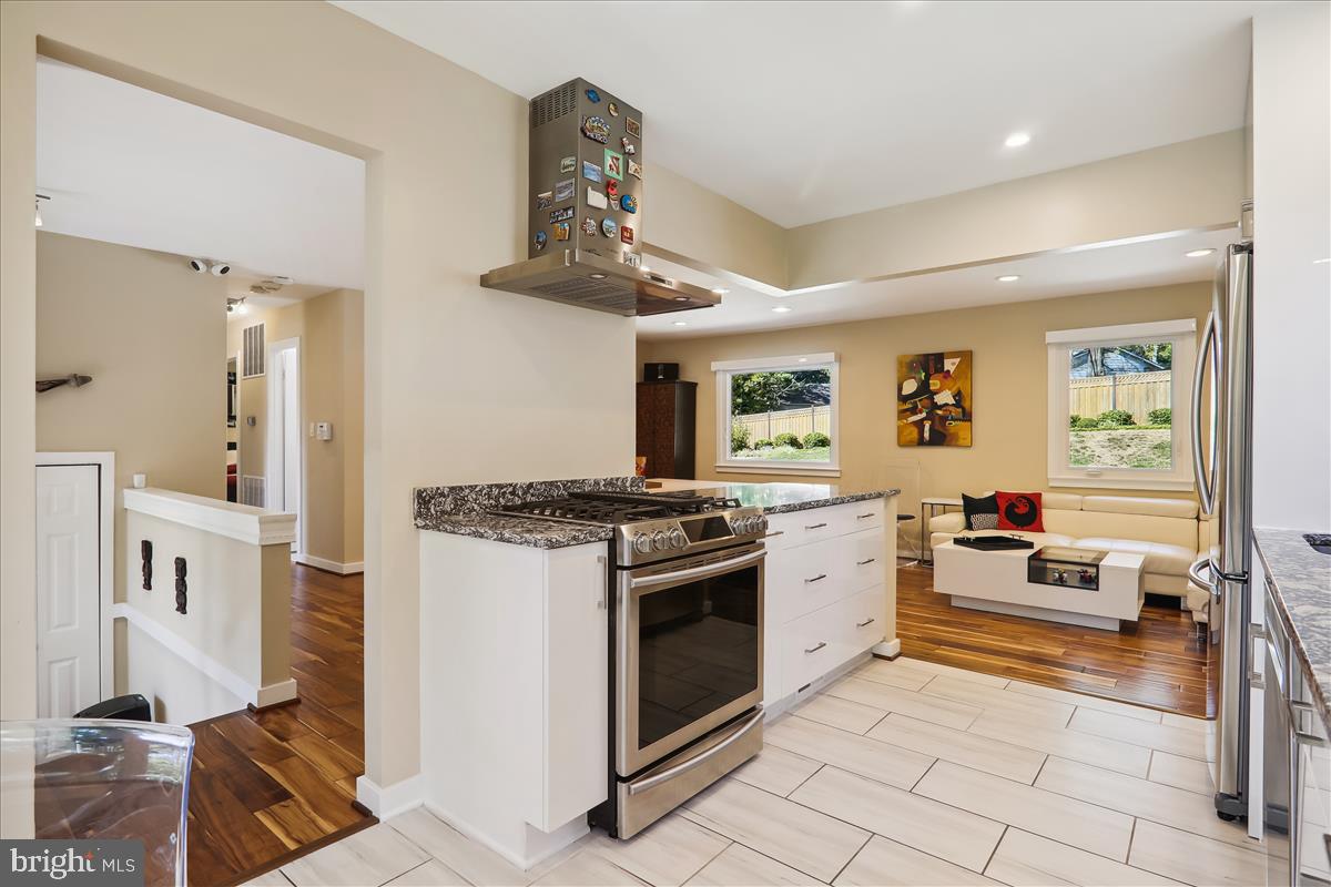 QUINCE ORCHARD KNOLLS - Residential