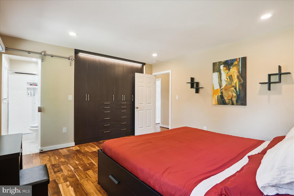 QUINCE ORCHARD KNOLLS - Residential