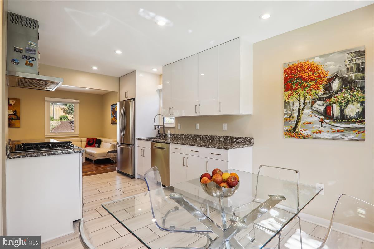 QUINCE ORCHARD KNOLLS - Residential