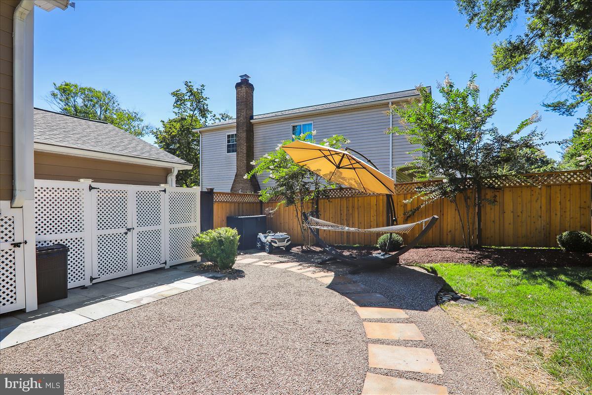 QUINCE ORCHARD KNOLLS - Residential