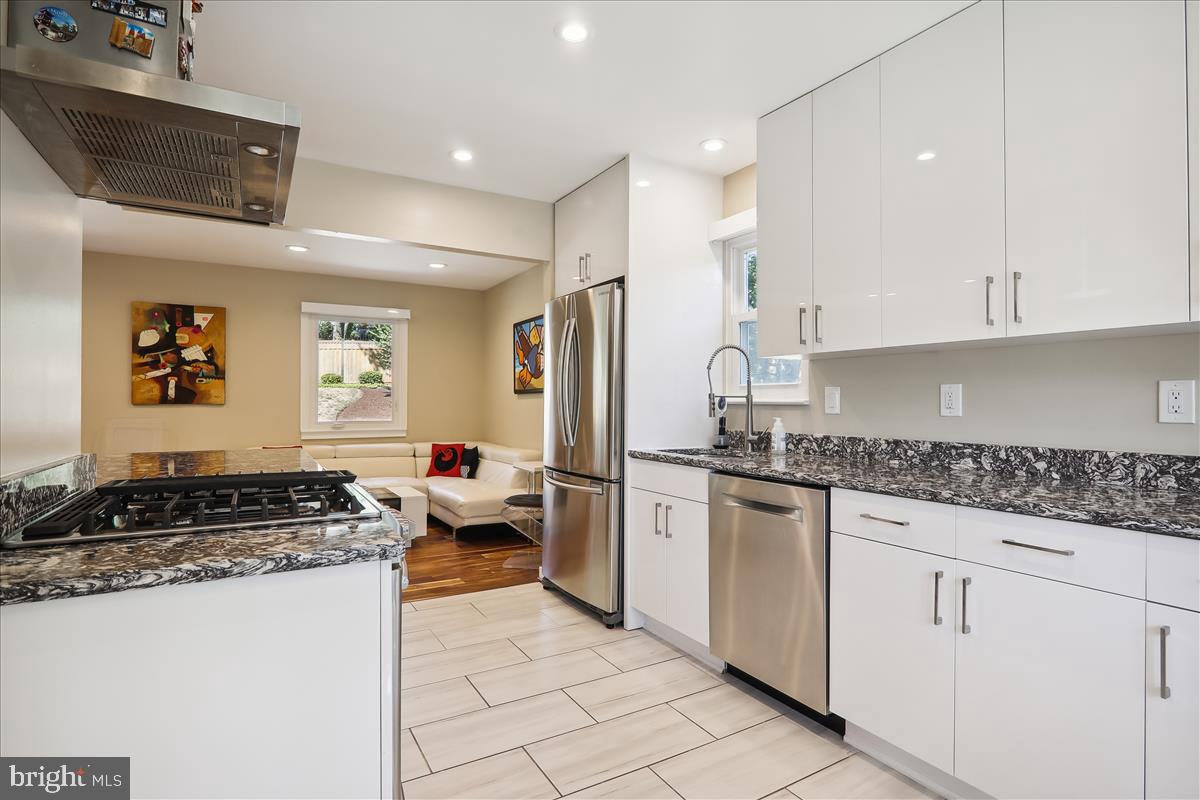 QUINCE ORCHARD KNOLLS - Residential