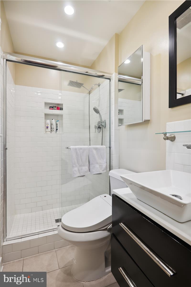 QUINCE ORCHARD KNOLLS - Residential