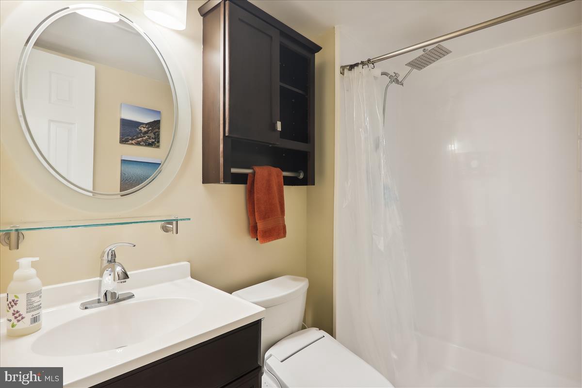 QUINCE ORCHARD KNOLLS - Residential