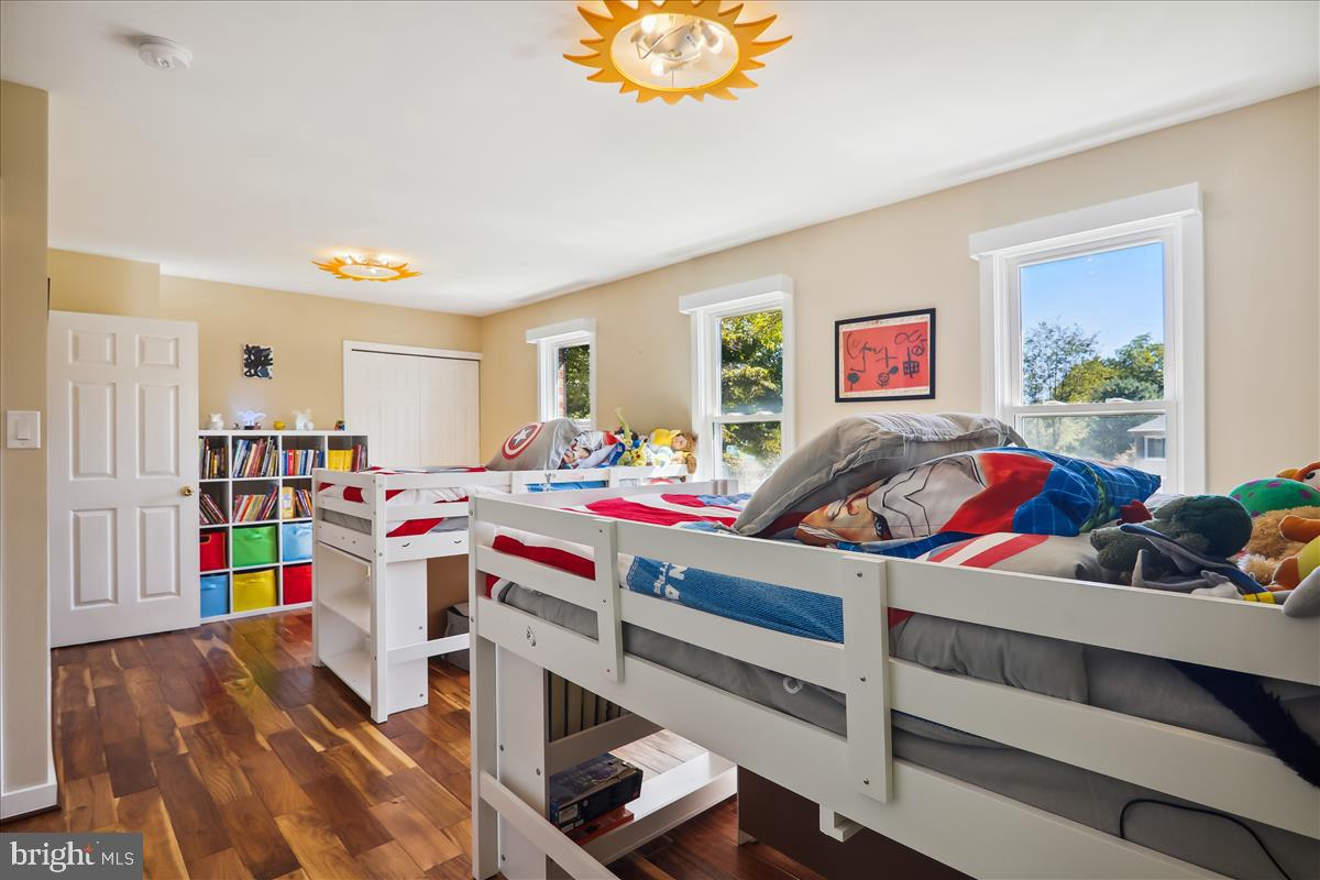 QUINCE ORCHARD KNOLLS - Residential