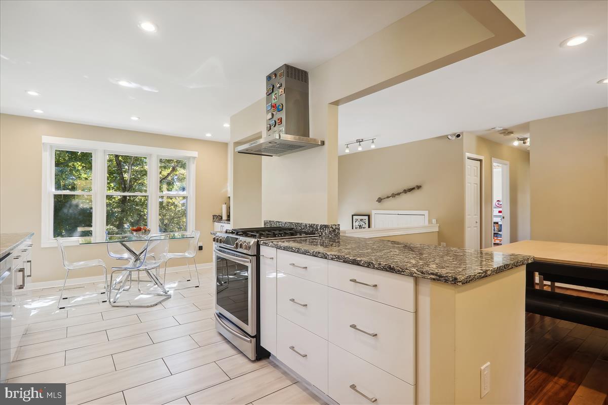 QUINCE ORCHARD KNOLLS - Residential