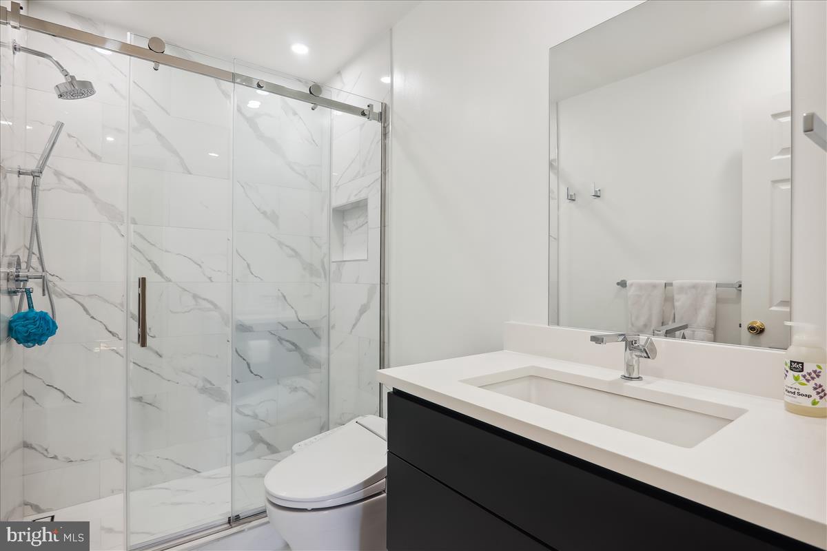 QUINCE ORCHARD KNOLLS - Residential