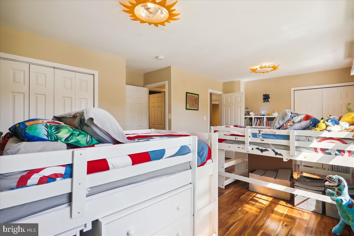 QUINCE ORCHARD KNOLLS - Residential