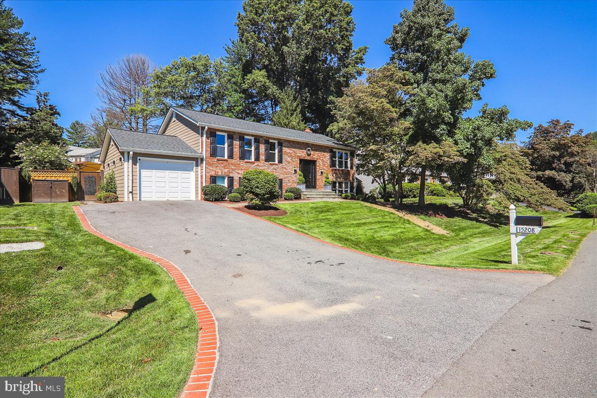 QUINCE ORCHARD KNOLLS - Residential