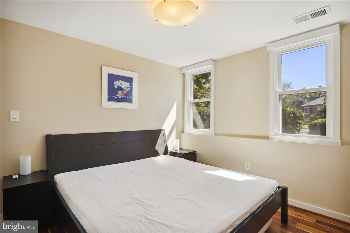 QUINCE ORCHARD KNOLLS - Residential