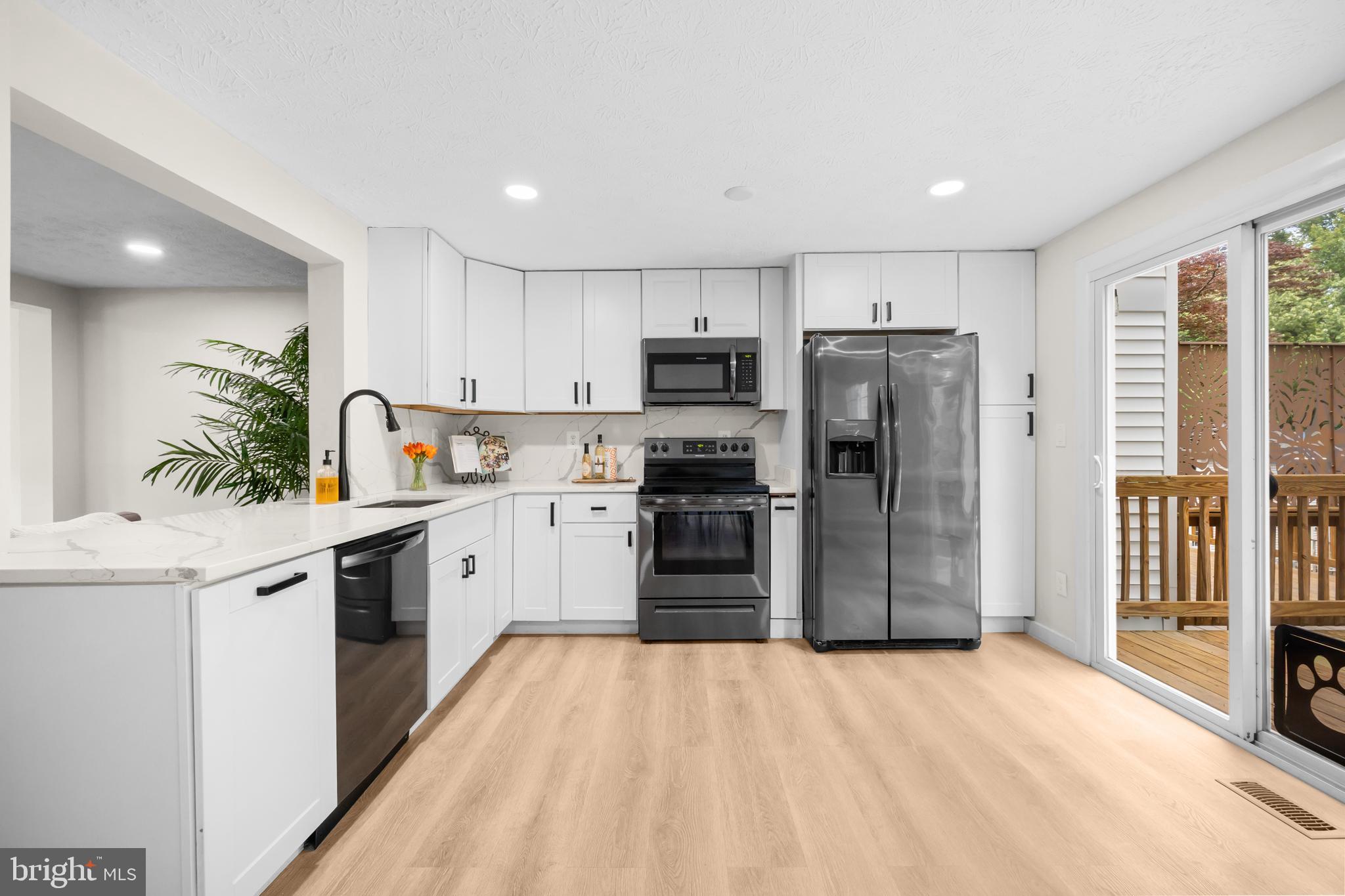 RESTON - Residential