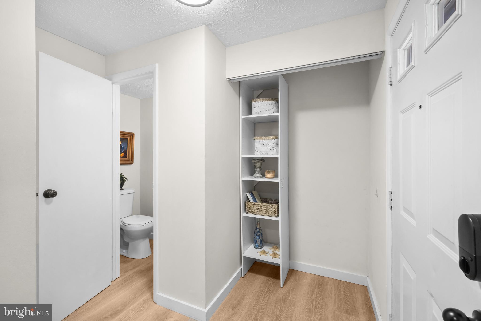RESTON - Residential