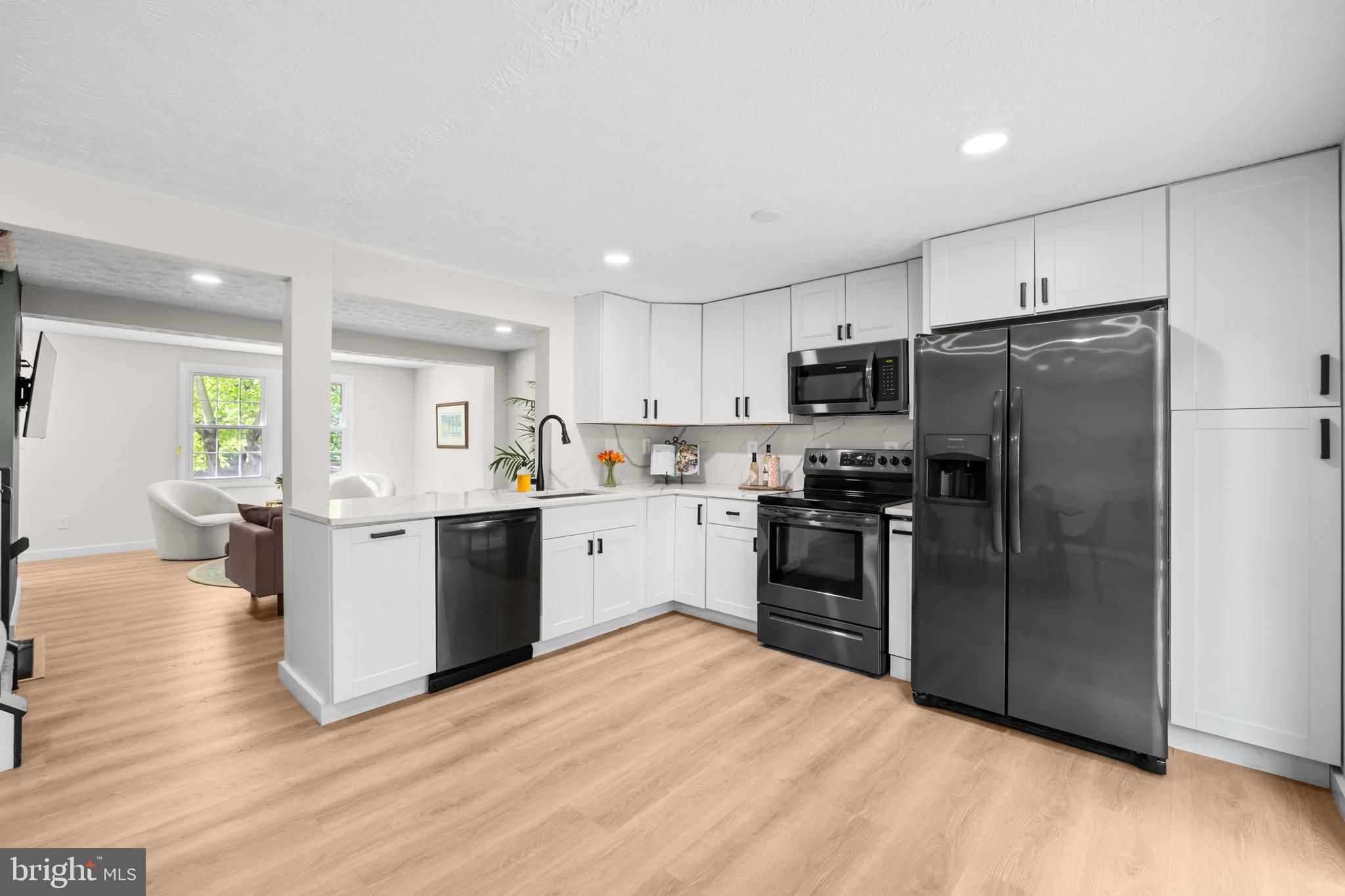 RESTON - Residential