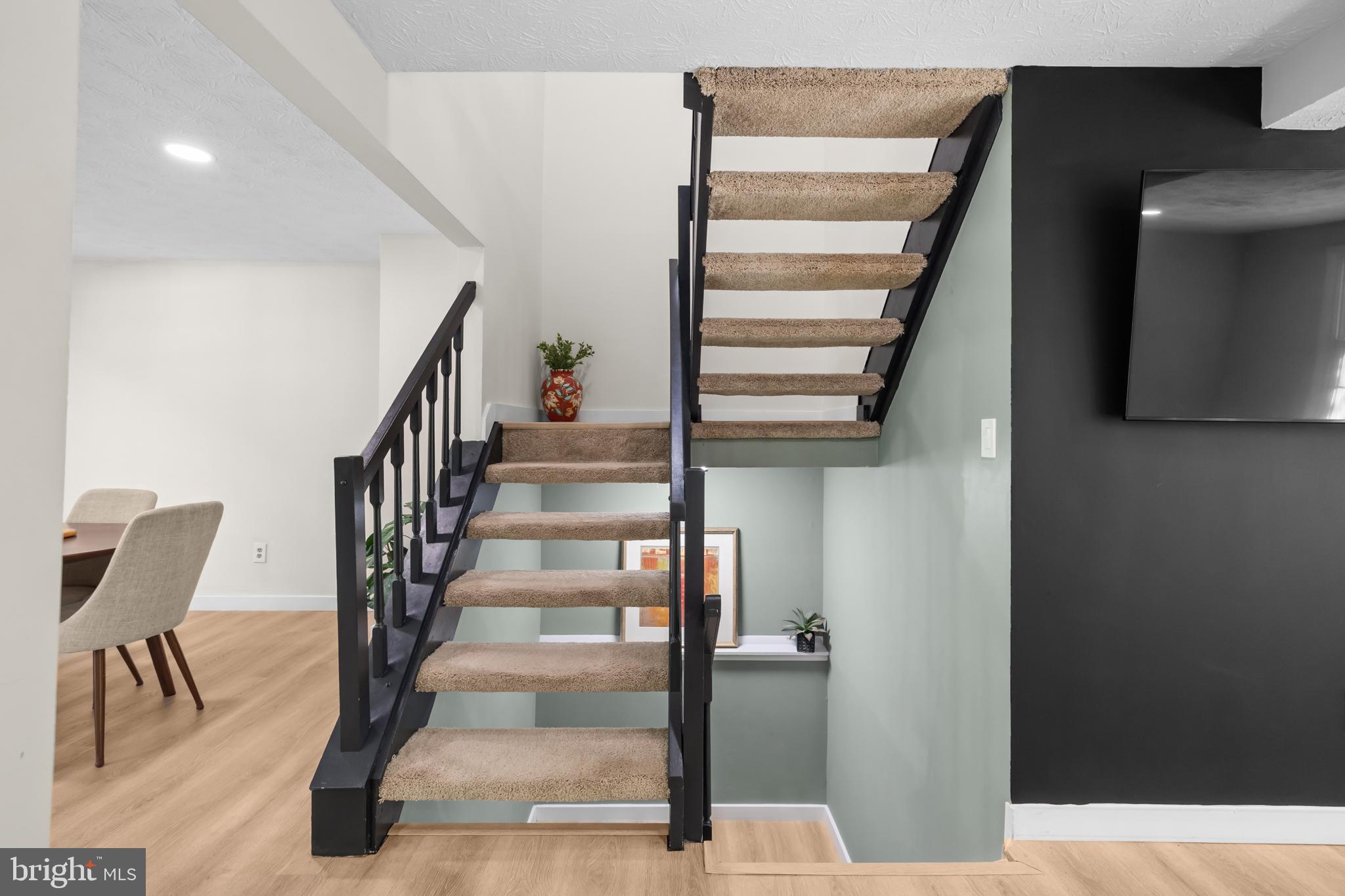 RESTON - Residential