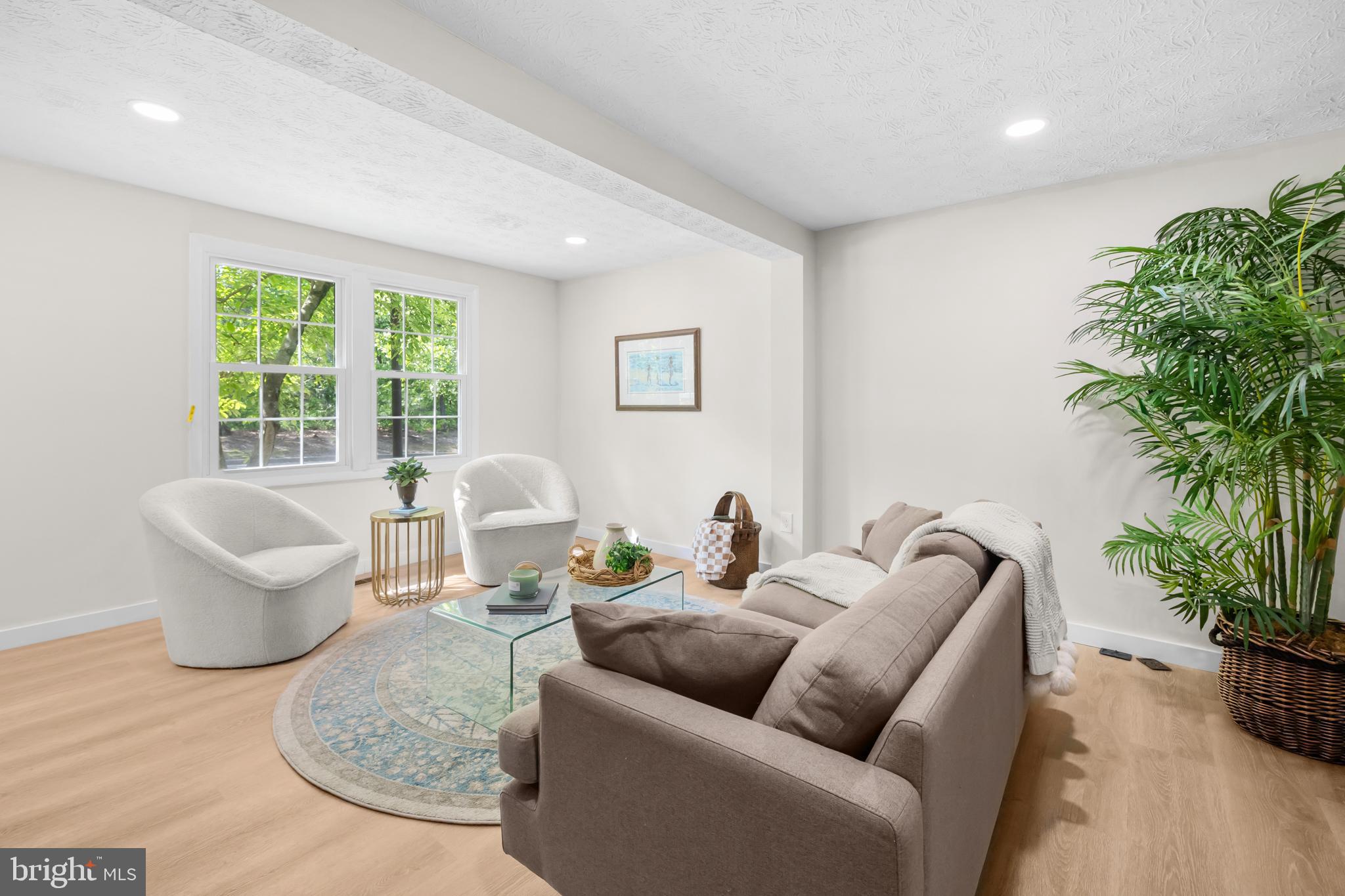 RESTON - Residential