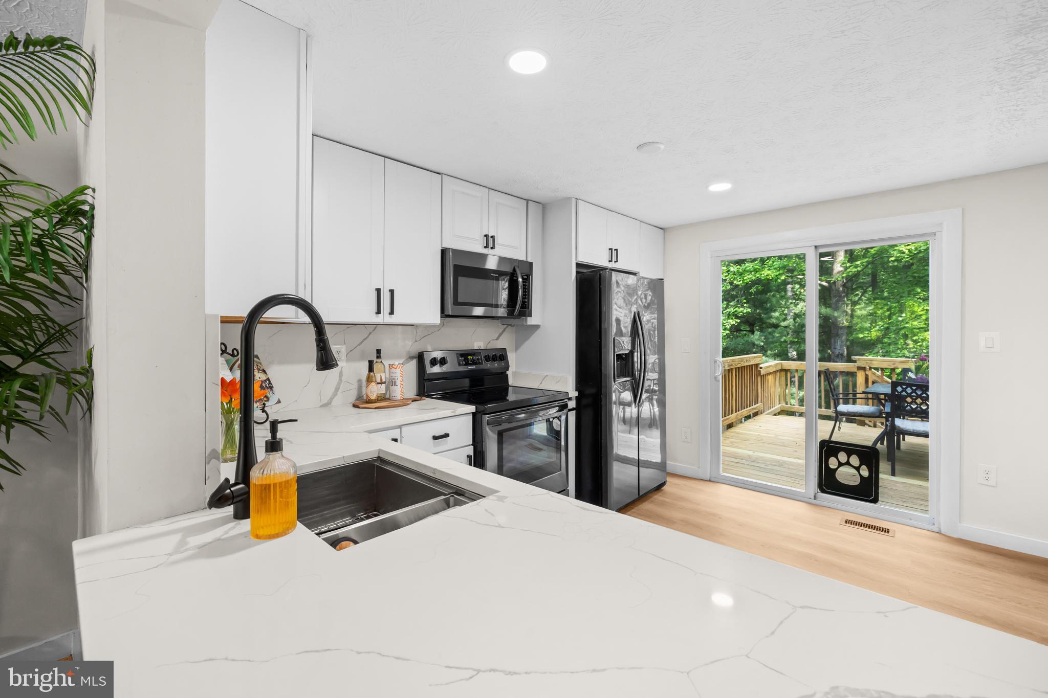 RESTON - Residential