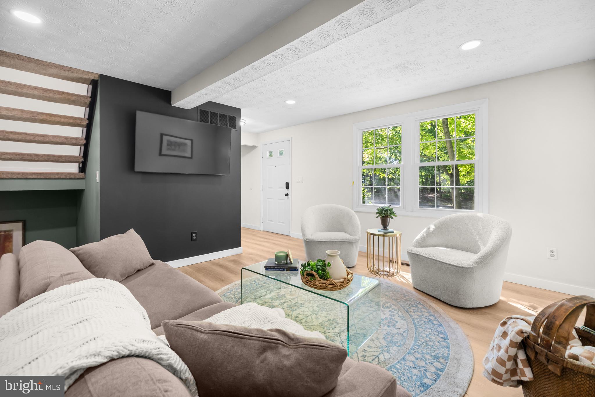 RESTON - Residential