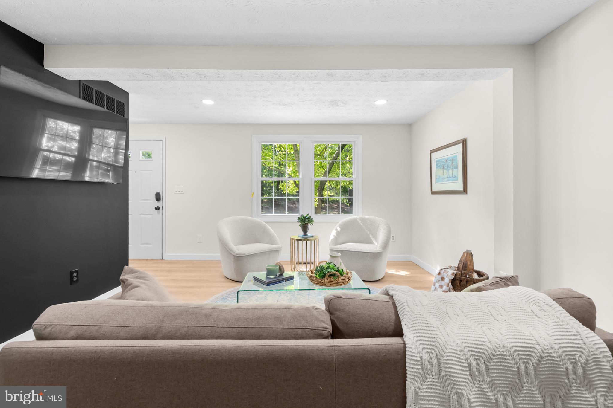RESTON - Residential