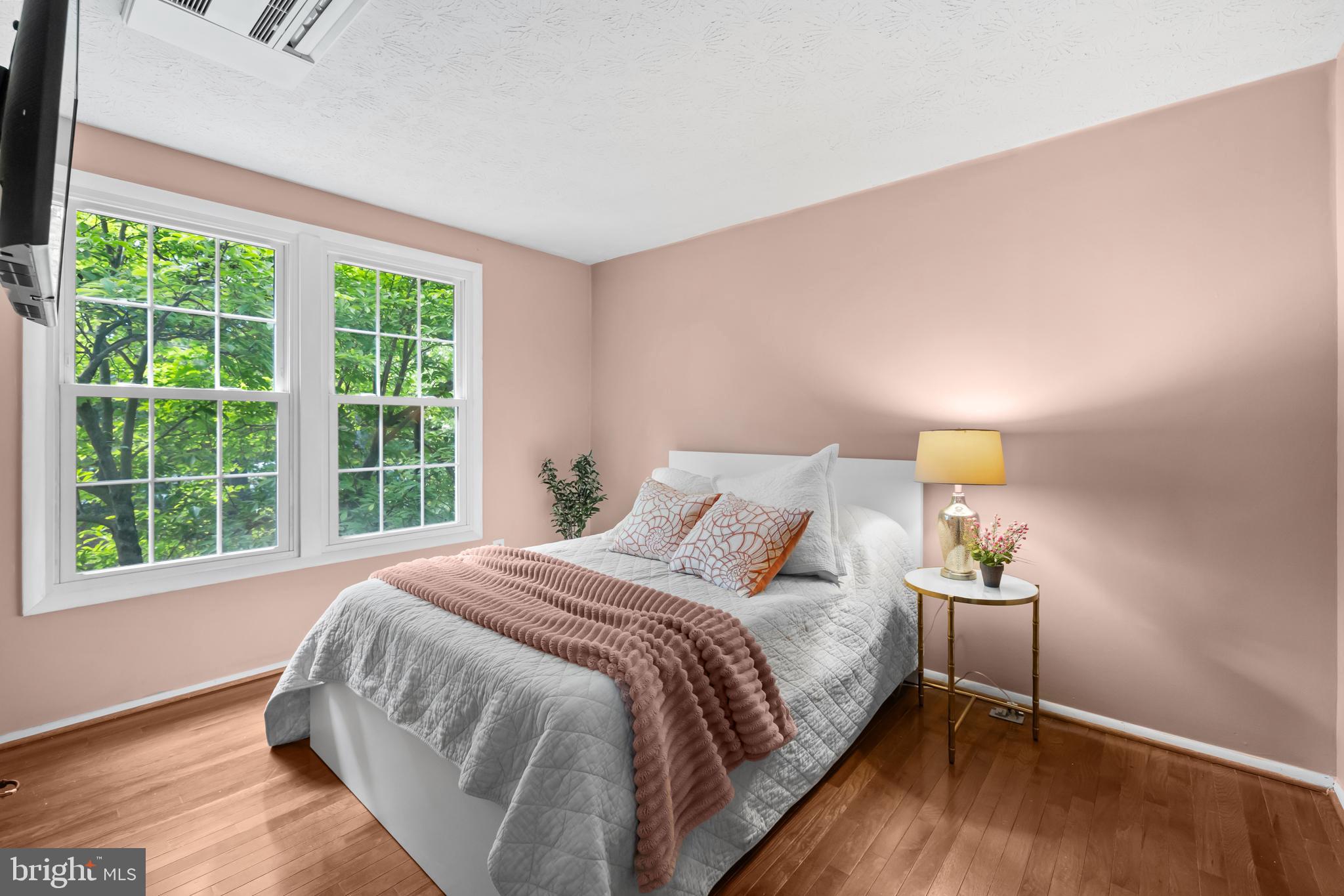 RESTON - Residential