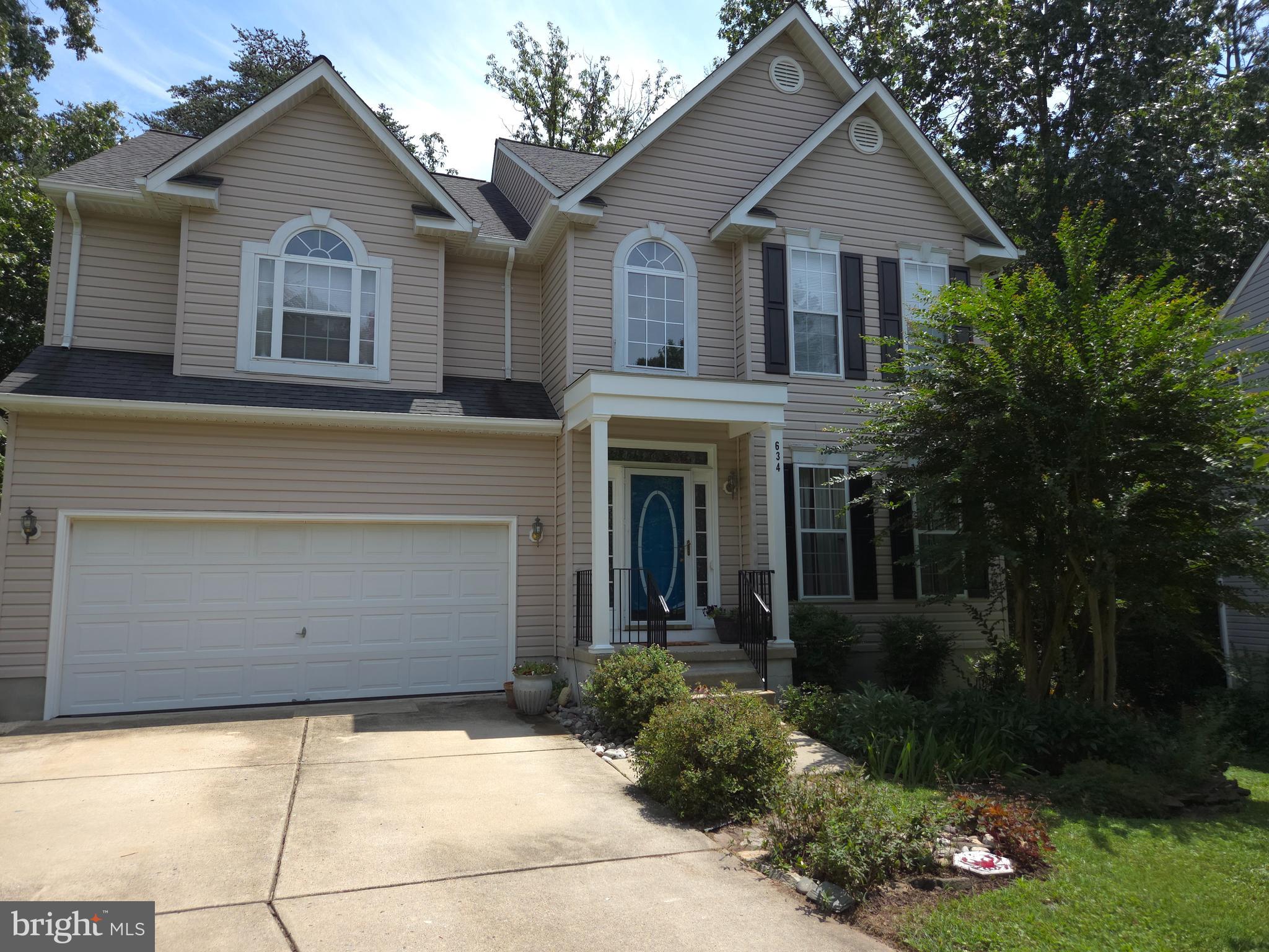 You Can Have It All! In Severna Park On a quiet,leafy cul-de-sac, this handsome 5 BR, 3.5 BA. This freshly painted home offers large Family room w/ FP, formal LR&DR w/ H/W floors, laundry room and pantry. Walk out LL w/ game rm, wet bar and pool table. Family room opens to a deck and patio. Mature landscaping, sunny kit.w/ NEW stainless steel appliances and quartz counters. Steps away from shops, blue ribbon schools, & B&A bike trail right here!