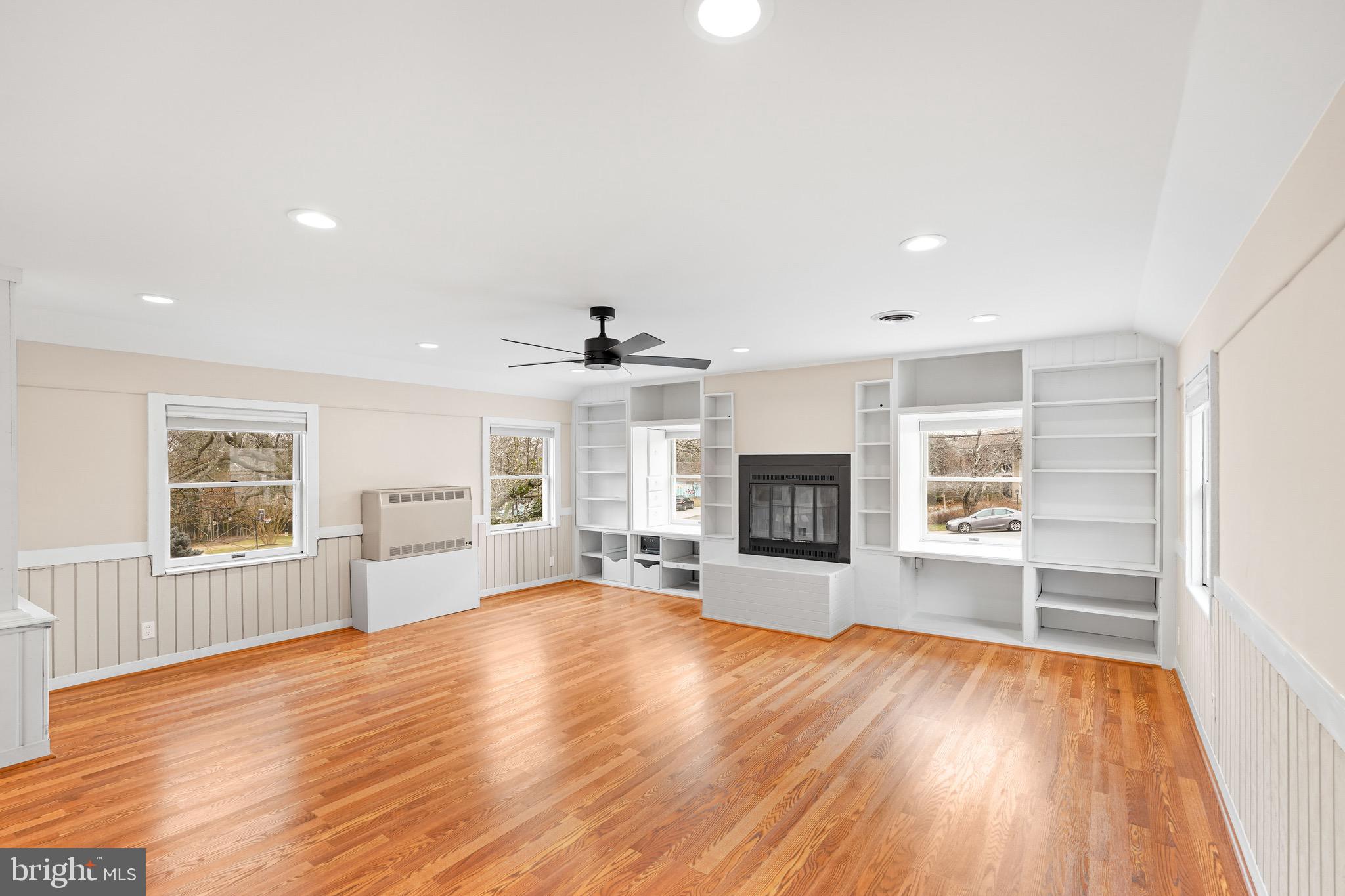 HILLANDALE - Residential