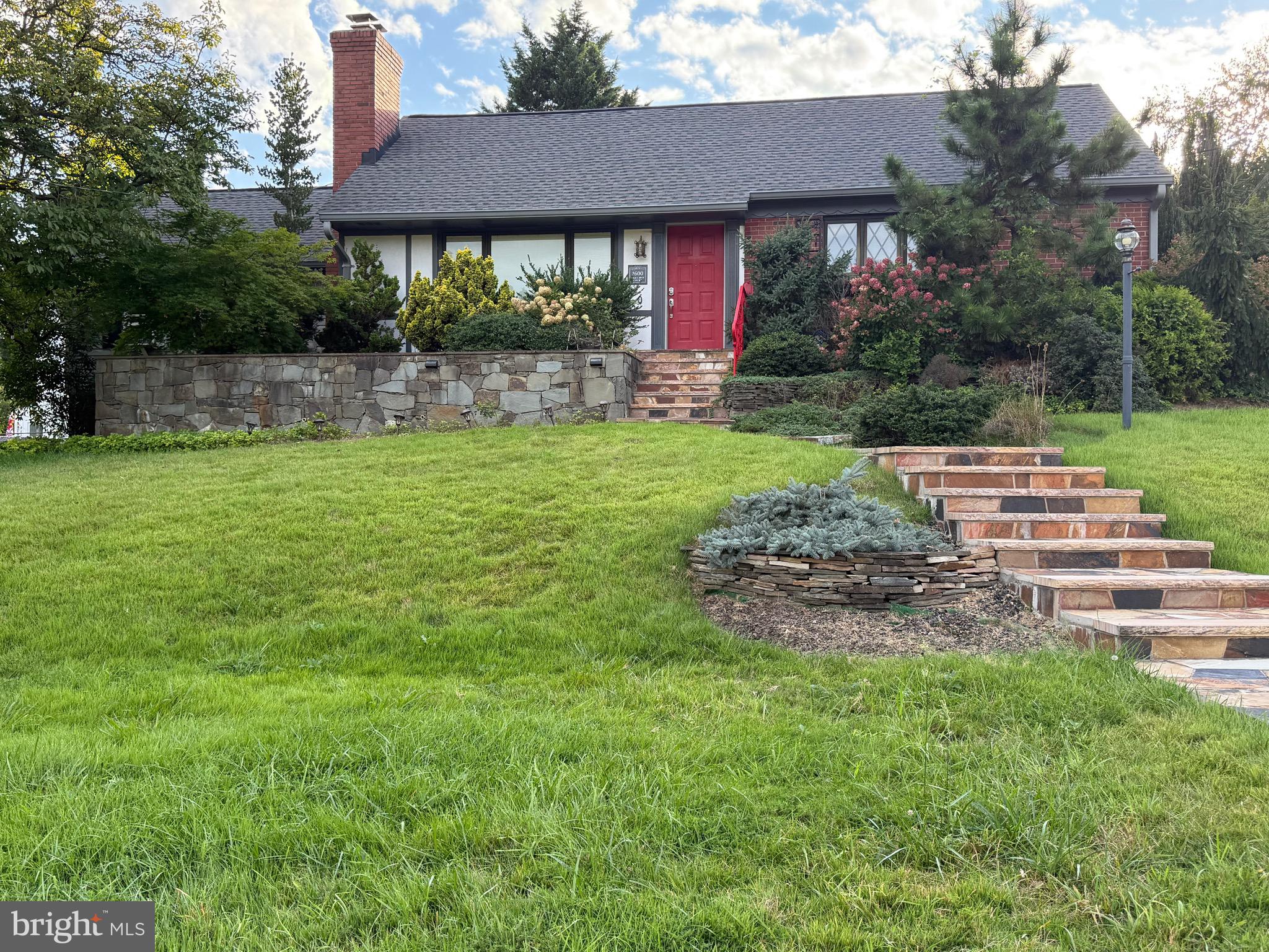 HILLANDALE - Residential