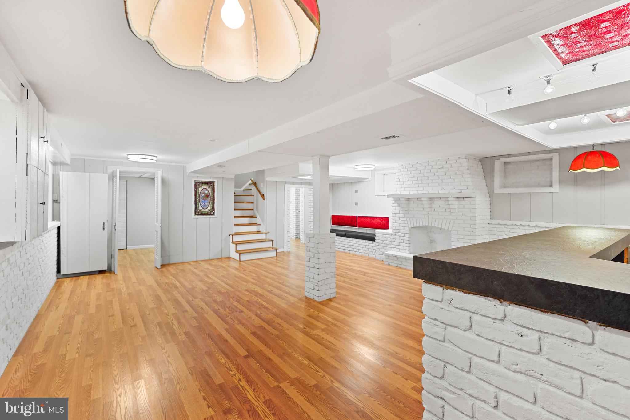 HILLANDALE - Residential