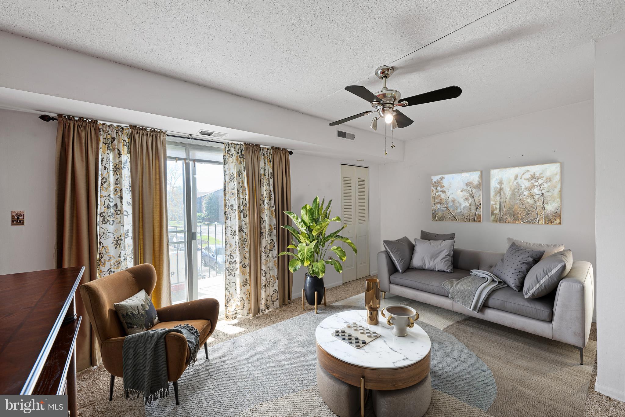 ENGLISH VILLAGE - Residential