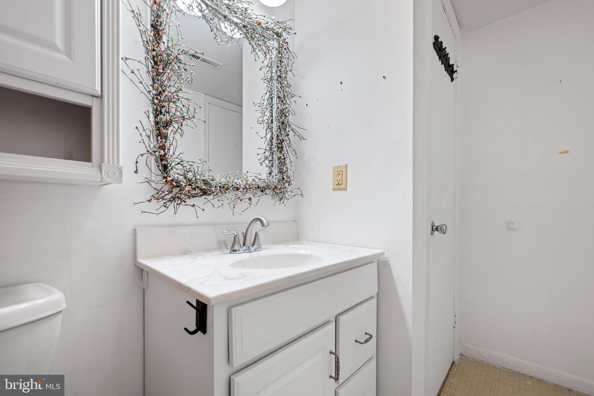 ENGLISH VILLAGE - Residential