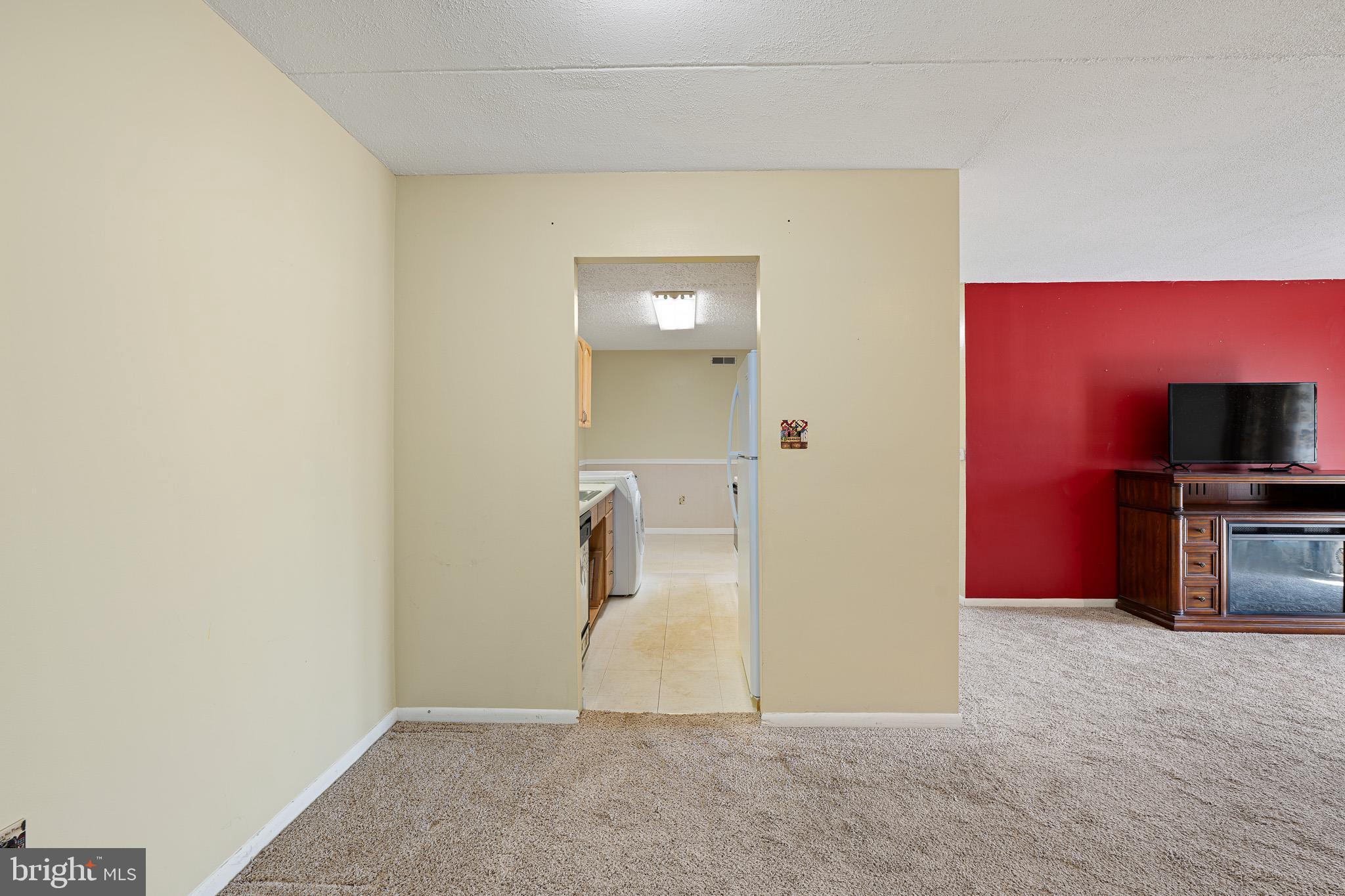 ENGLISH VILLAGE - Residential