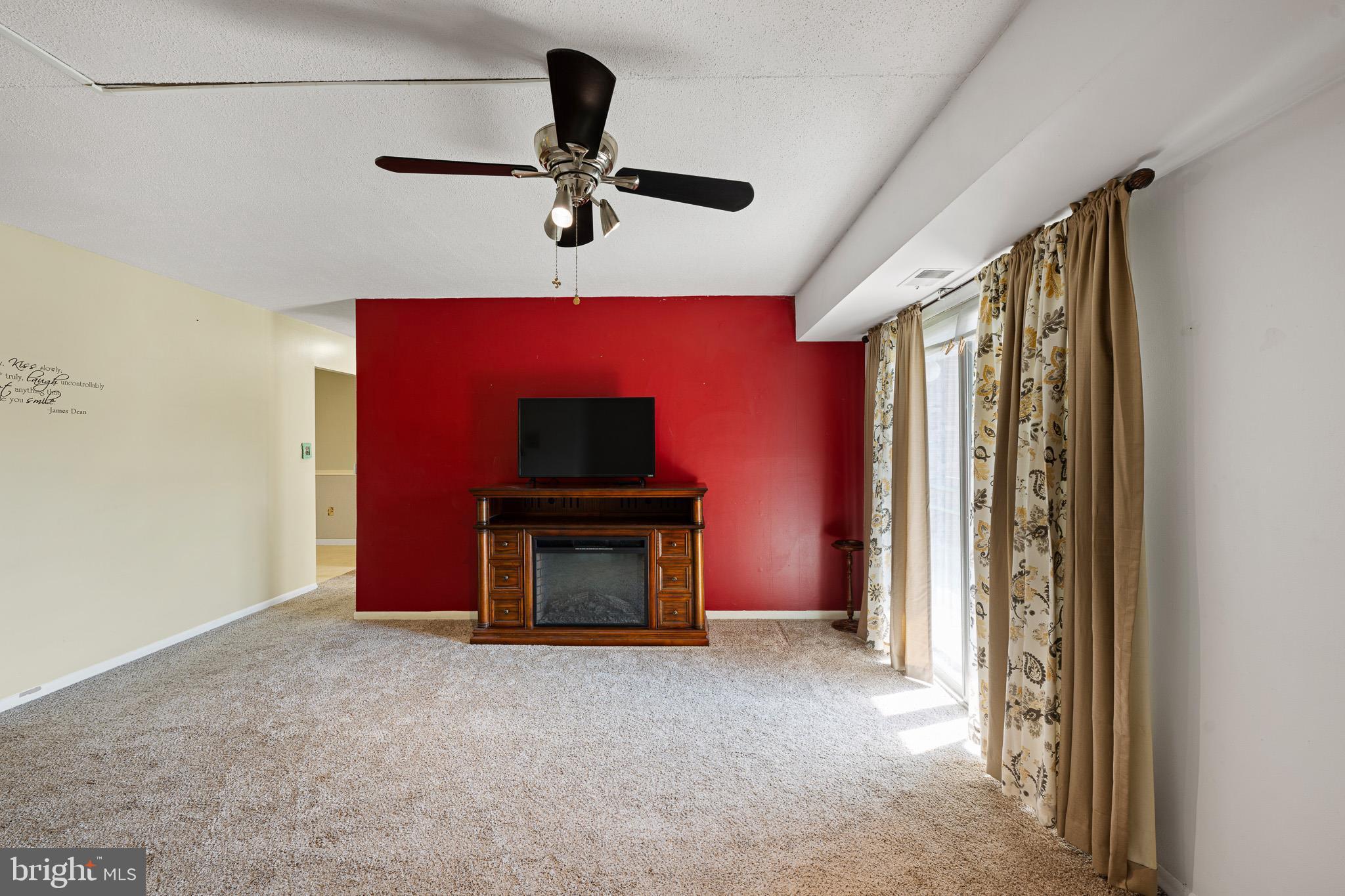 ENGLISH VILLAGE - Residential