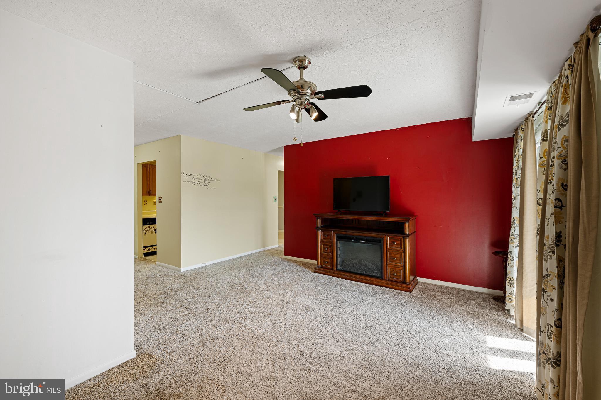 ENGLISH VILLAGE - Residential