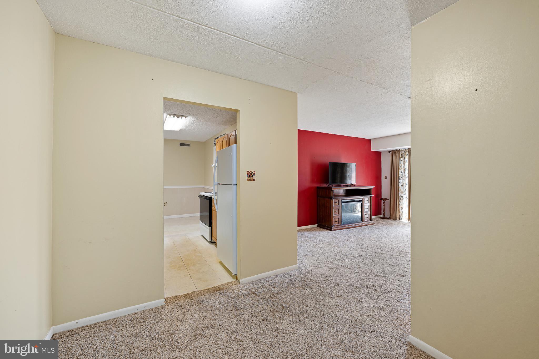 ENGLISH VILLAGE - Residential