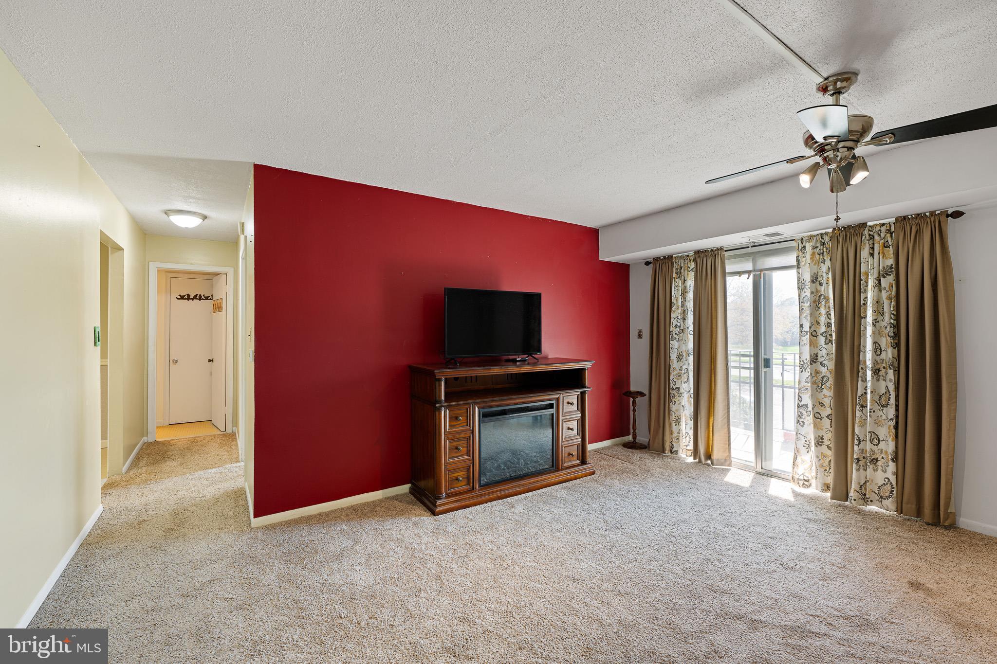 ENGLISH VILLAGE - Residential