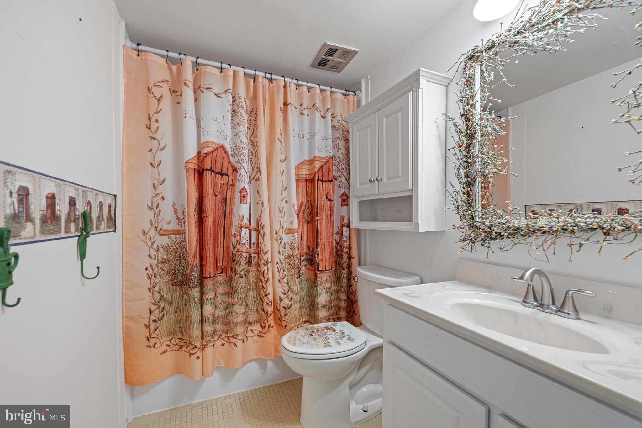 ENGLISH VILLAGE - Residential