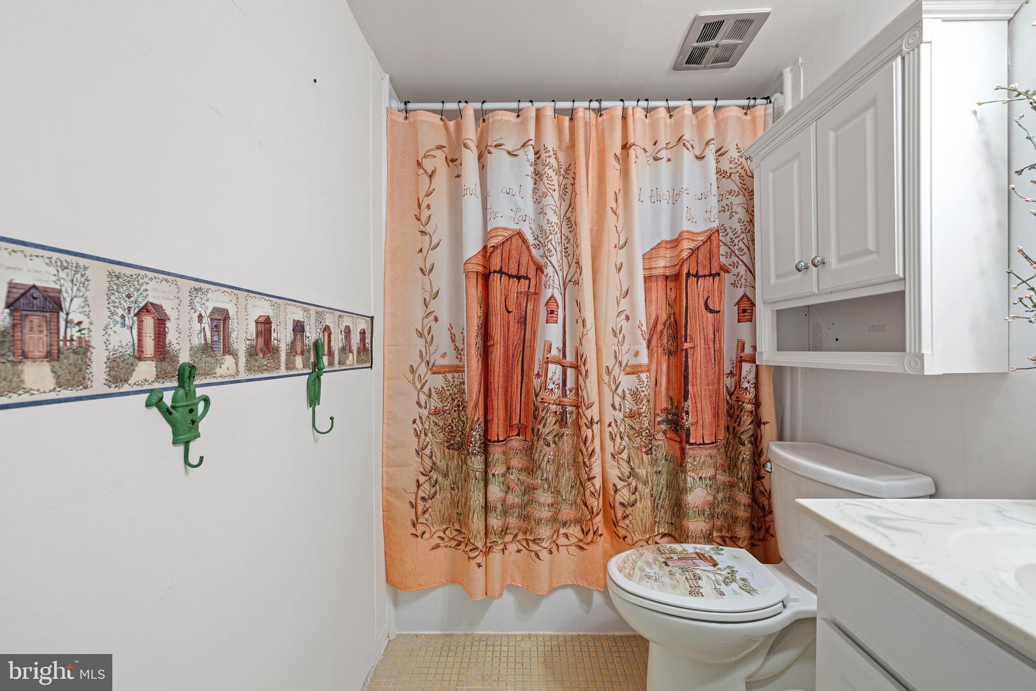 ENGLISH VILLAGE - Residential