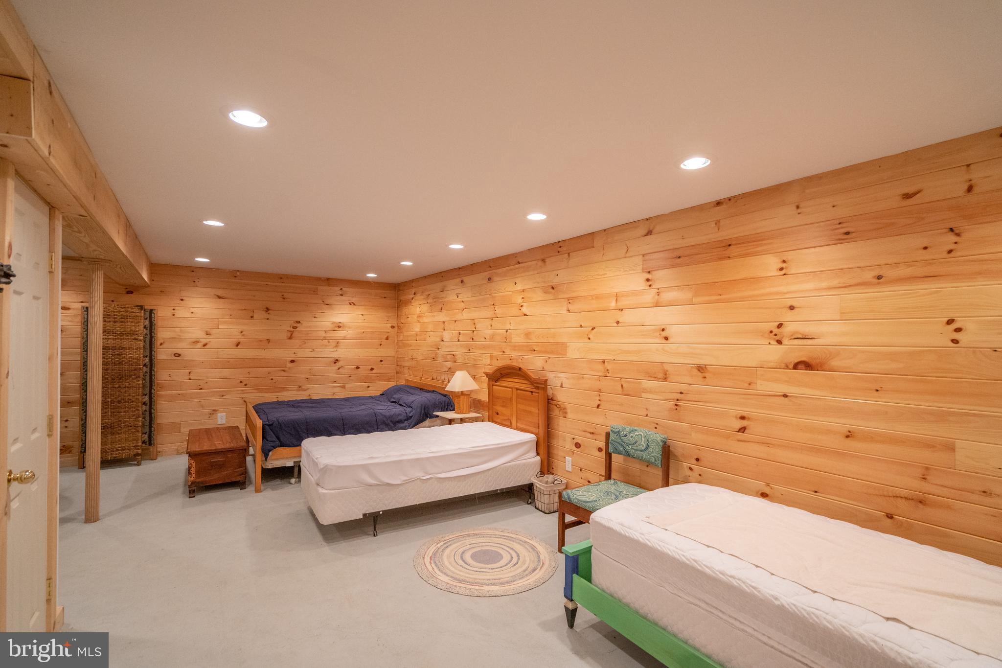 ROUSE MOUNTAIN - Residential